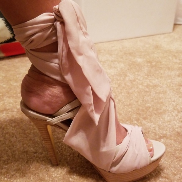 Shoes - Picture 2 of 8